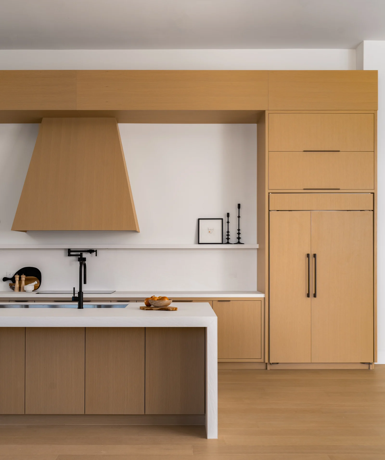 Integrated oak kitchen